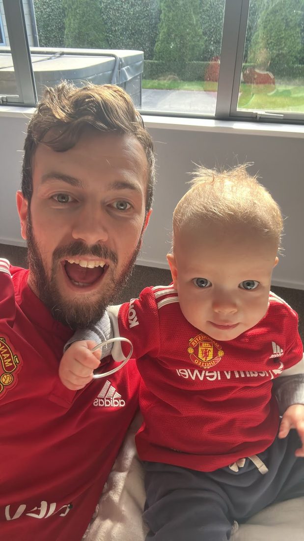 Elisha and Boaz in Manchester United shirts